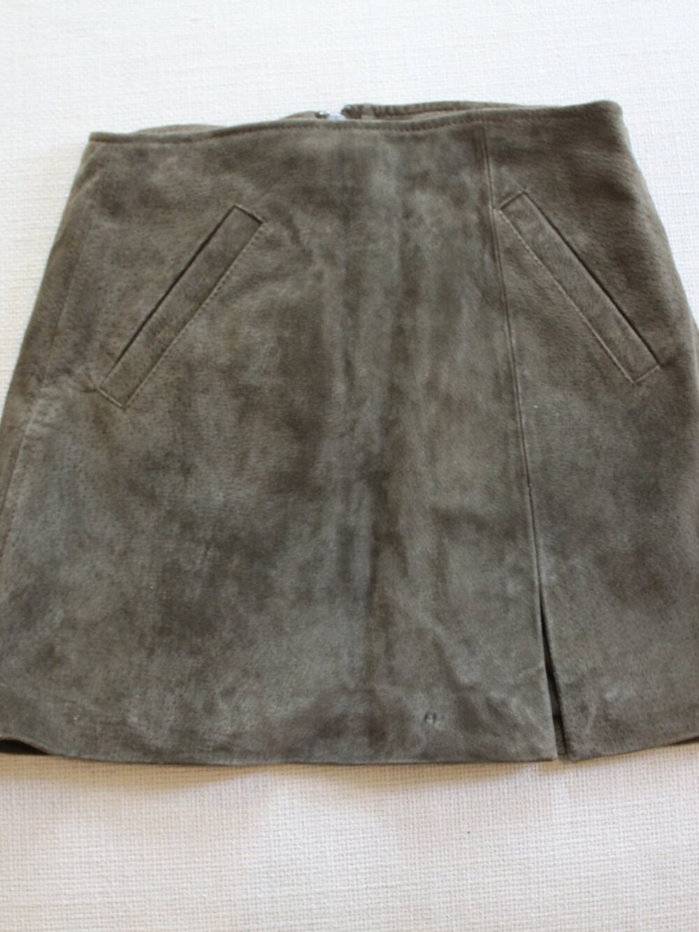 Blank NYC Suede Mini Skirt Size 24 | Olive/Gray Zip Front Pocket Skirt